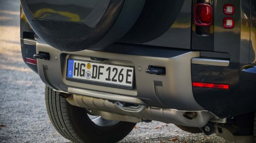 Land Rover Defender P300e im Test: Sanftmütiger Offroad-Gigant