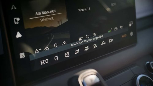 Land Rover Defender P300e im Test: Sanftmütiger Offroad-Gigant