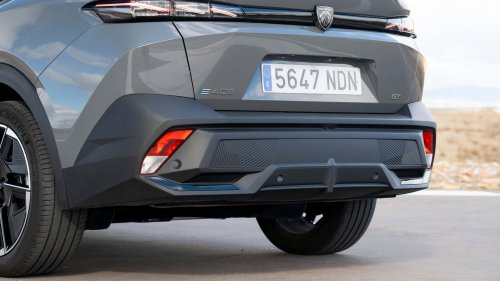 210 CV y 453 km de autonomía, para este crossover coupé de imagen deportiva