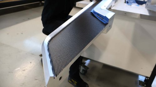 Donkervoort F22: Konsistensi Radikal dalam Konstruksi Mobil