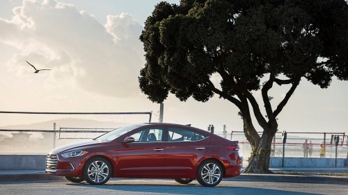 Mom Gets Oil Change For Teen’s 2017 Hyundai Elantra. Then It Burns Through the Oil In Less Than 2 Months