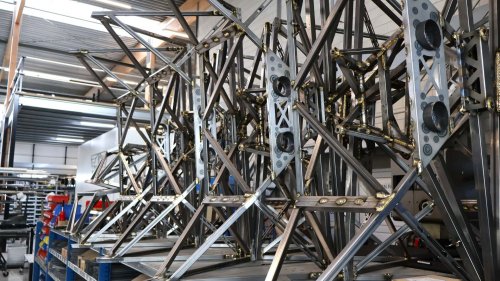 Donkervoort F22: Konsistensi Radikal dalam Konstruksi Mobil