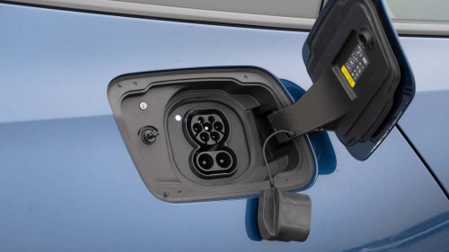 Al volante del BMW i5 eDrive40 Touring 2026, un familiar de futuro