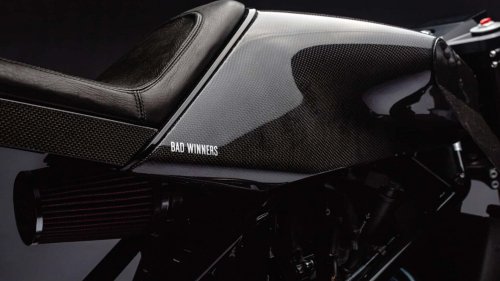 Esta Husqvarna custom, vendida en subasta, era de Charles Leclerc