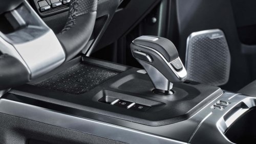 EMC 212, el interior y el maletero del nuevo todoterreno de gasolina