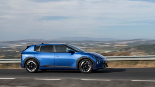 Kia EV4, primera prueba del compacto coreano fabricado en Europa