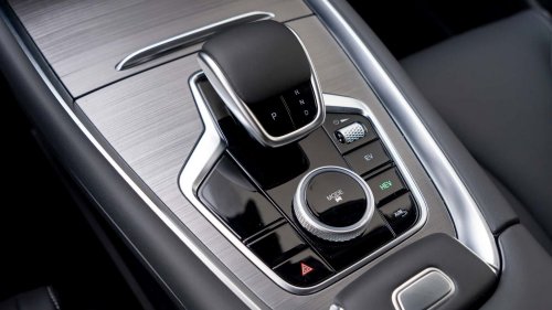 Desde 32.990 €, PHEV con 279 CV y 90 km eléctricos. Así es la oferta del Ebro s700