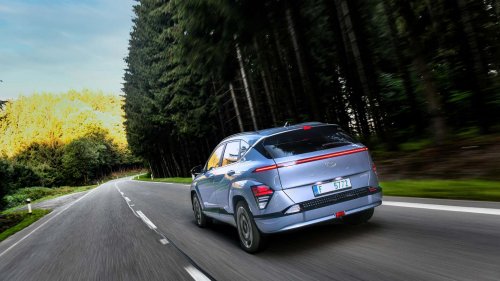 Suzuki e-Vitara vs. Hyundai KONA, comparativa de SUV orientales