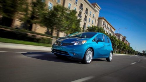 'You Could Be Fined $500:' Nissan Driver Films Man Getting Beat Up at Light. Then She Gets Call 8 Months Later