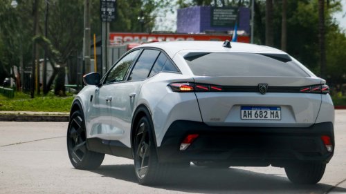 Apuntes del lanzamiento del Peugeot 408