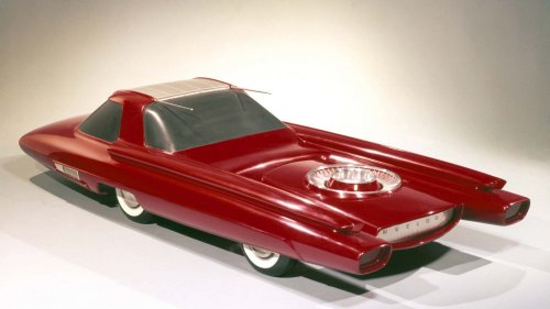 ¿Te atreverías a conducir un coche con un reactor nuclear?