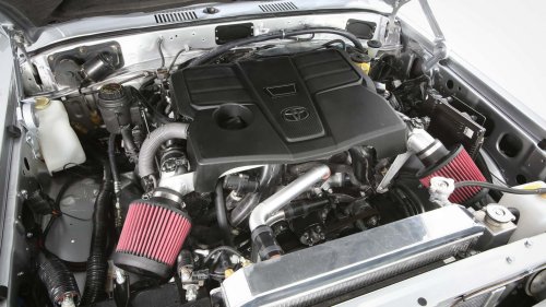 This Classic Toyota Land Cruiser Packs a Modern V-6 and a Manual
