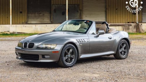 1 300 voitures classiques laissées dans l'oubli vendues aux enchères