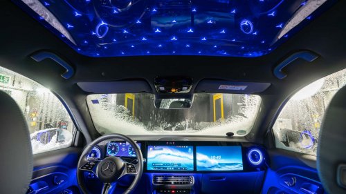 The New Mercedes GLB Has Three Screens, Seven Seats, and Plenty of Stars