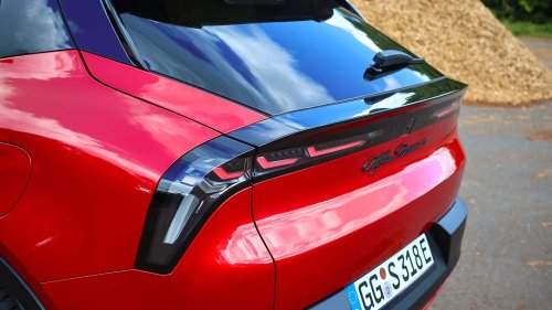 Alfa Romeo Junior Veloce im Test: Elektro-Knaller mit Charisma?