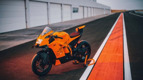 La nueva superbike de KTM ya está aquí y tiene la aprobación de Pedrosa
