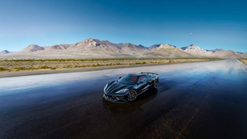 Chevrolet Celebrates America's Birthday With Special Stars and Stripes Graphics