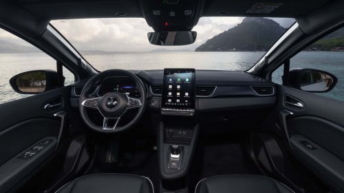 Mitsubishi Grandis 2025, al volante del SUV familiar urbano electrificado