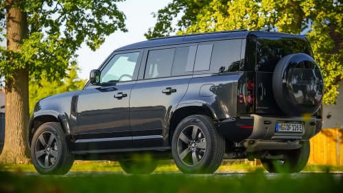 Land Rover Defender P300e im Test: Sanftmütiger Offroad-Gigant