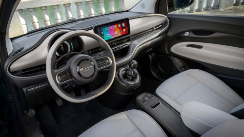 The New Fiat 500 With a Gas Engine Is Never In a Hurry