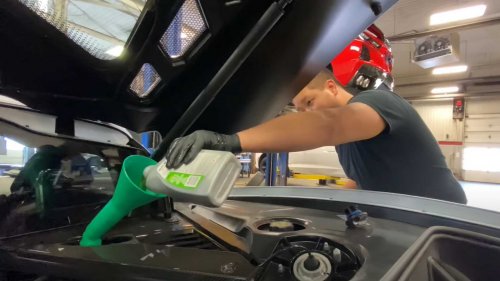 Woman Waits Over A Year To Get Her Oil Changed. Now She's Terrified the Techs Can Tell