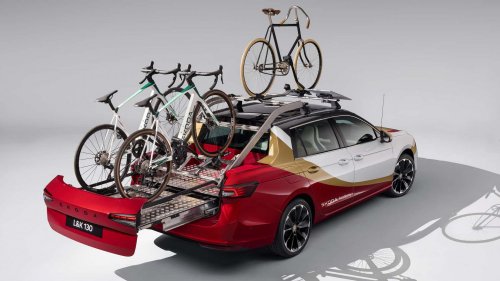 Skoda Mengubah Wagon Besarnya Menjadi Truk dengan Pintu Aneh