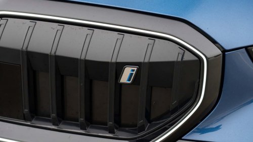 Al volante del BMW i5 eDrive40 Touring 2026, un familiar de futuro