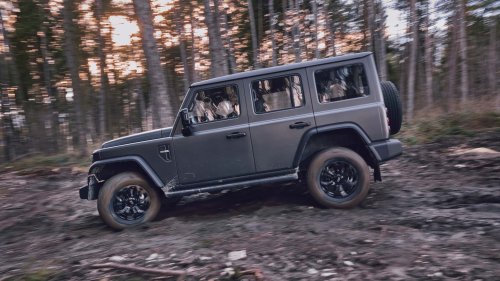 BAW 212 vs. Jeep Wrangler: Retro-Geländewagen im Vergleich