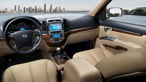 ‘We Accept Trades': Woman’s Hyundai Santa Fe Tire Smashes a Lexus Dealership Window. Then a Salesman Steps In