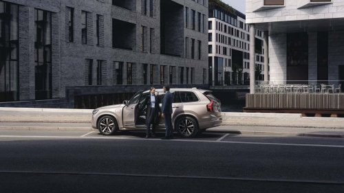 Volvo Kini Akan Menjual SUV Plug-In Hybrid Berlapis Baja