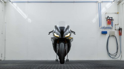 Superbike Baru dari BMW Padukan Tenaga dan Desain Indah