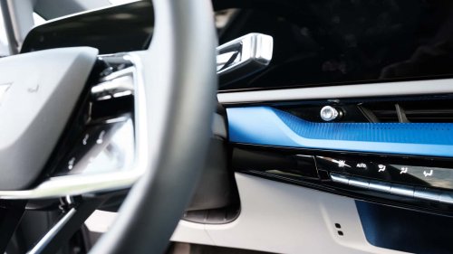 Cadillac Optiq 2026: Peningkatan Performa dan Colokan Tesla