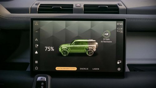 Land Rover Defender P300e im Test: Sanftmütiger Offroad-Gigant