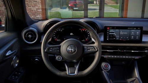 The 2026 Alfa Romeo Tonale Loses Its Hybrid but Looks Better