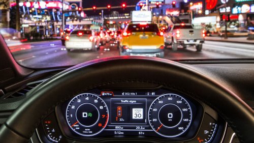 ‘My Mercedes Supposedly Has That': Traffic Light Expert Says Bentleys Can Predict When Lights Change Green. It Works—But How