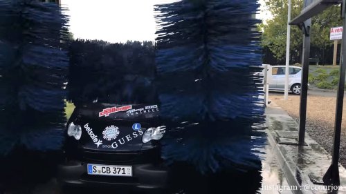 'I'm Not Getting Back In:' Man Storms Into Car Wash. Then He Calls Out Workers for Letting Ford Go In Front and Damage His Car