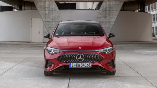 Mercedes-Benz CLA 2025: conducimos la cautivadora berlina