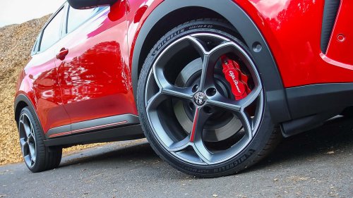 Alfa Romeo Junior Veloce im Test: Elektro-Knaller mit Charisma?