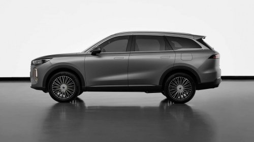 El EBRO s900 llega a España, desde 38.990 € (con descuento): PHEV 4x4 y con 425 CV