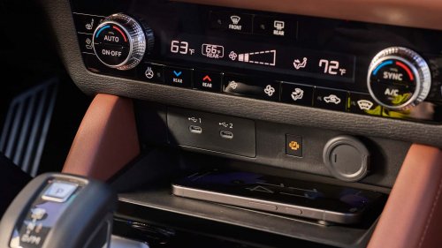 Woman Says Mitsubishi Outlander Has Features You Likely Don't Know About. Now People Are Sharing Experiences