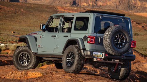 Jeep Driver Goes to Florida Target. Then She Sees One of Those Red Balls On the Loose, Wreaking Havoc In the Parking Lot