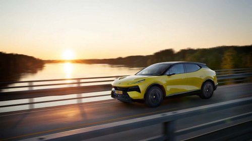 Au Canada, la Lotus Eletre peut coûter deux fois moins cher