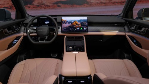 El EBRO s900 llega a España, desde 38.990 € (con descuento): PHEV 4x4 y con 425 CV