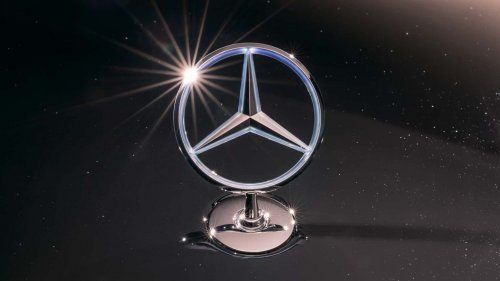 Encendida en Alemania y apagada en Italia. ¿Qué pasa con la estrella del Clase S?