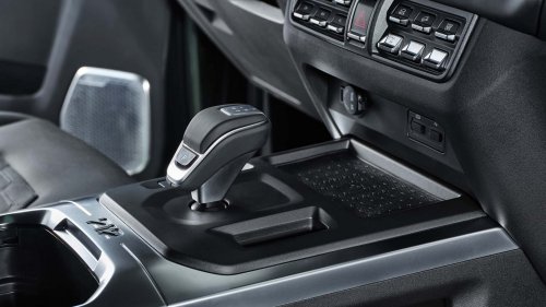 EMC 212, el interior y el maletero del nuevo todoterreno de gasolina