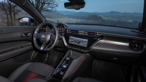 Alfa Romeo Junior Ibrida Q4, la prueba de consumo real del mild hybrid 4x4