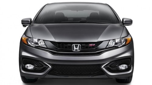 'Where Are You? 1995?": Gen Z Honda Civic Driver Tries to Get Gas from Reagan-Era Pump. Then a Worker Has to Intervene