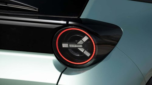 Lancia Ypsilon Elettrica 2026, un utilitario cero emisiones con mucho estilo