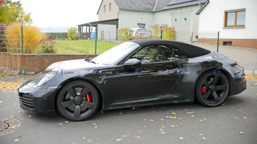 Porsche 911 Turbo Touring Cabrio (2026) als Erlkönig erwischt