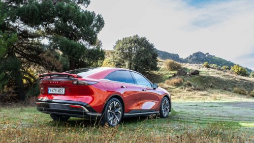 La berline électrique de Mazda vole des clients à Volkswagen.